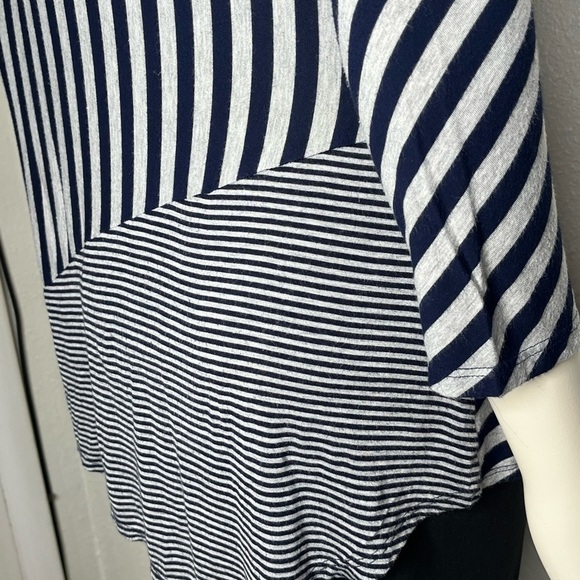 New Directions Asymmetrical Striped Top Sz Med - Picture 4 of 6